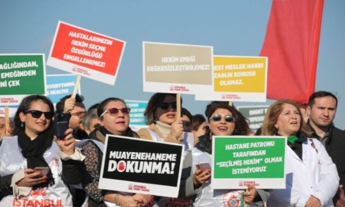 Hekimler ‘Özel Hastaneler Yönetmeliği’ni protesto etti: ‘Patron sağlık bakanı istemiyoruz’  | KURUMSALHABER.COM.TR