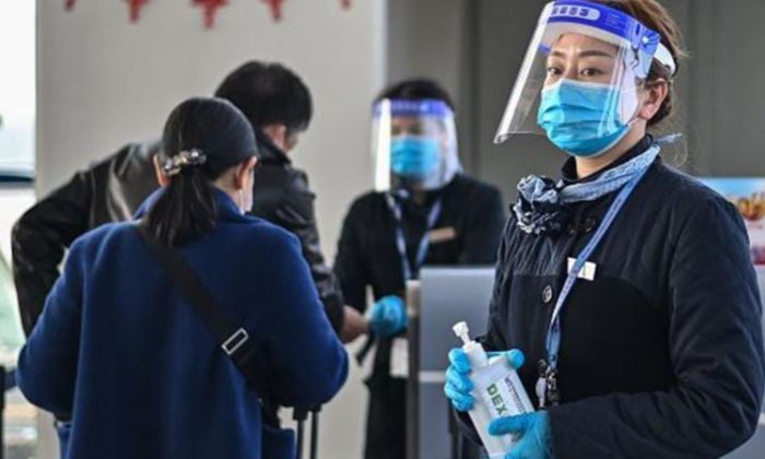 Dünya Sağlık Örgütü: Yolculara uçaklarda maske takmaları önerilmeli  | KURUMSALHABER.COM.TR